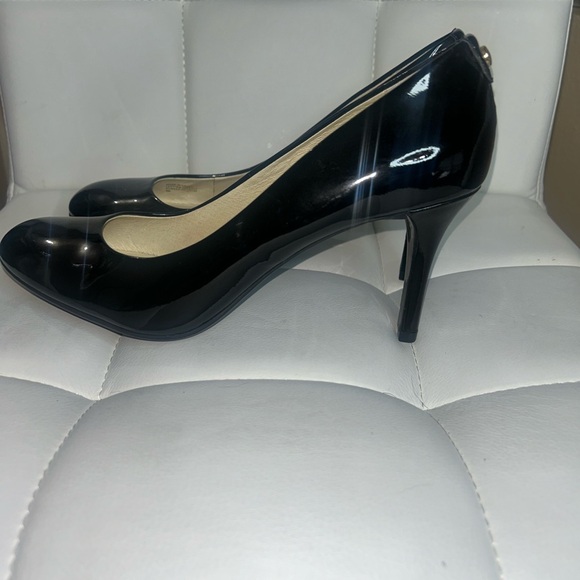 MICHAEL Michael Kors Ionna Sexy Pump Platform 4" Heels Black Patent Leather 9M - Picture 8 of 14